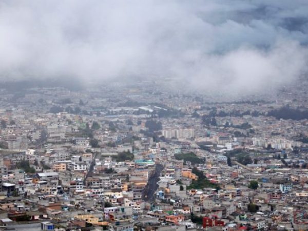 Clima inestable, frío matutino y lluvias por la tarde en Quito este 16 de mayo
