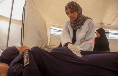 “Dan agua con garbanzos a sus bebés”: desgarrador informe desde Gaza