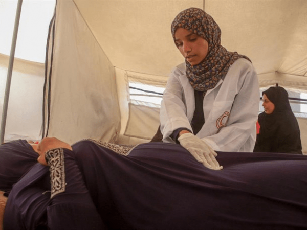 “Dan agua con garbanzos a sus bebés”: desgarrador informe desde Gaza