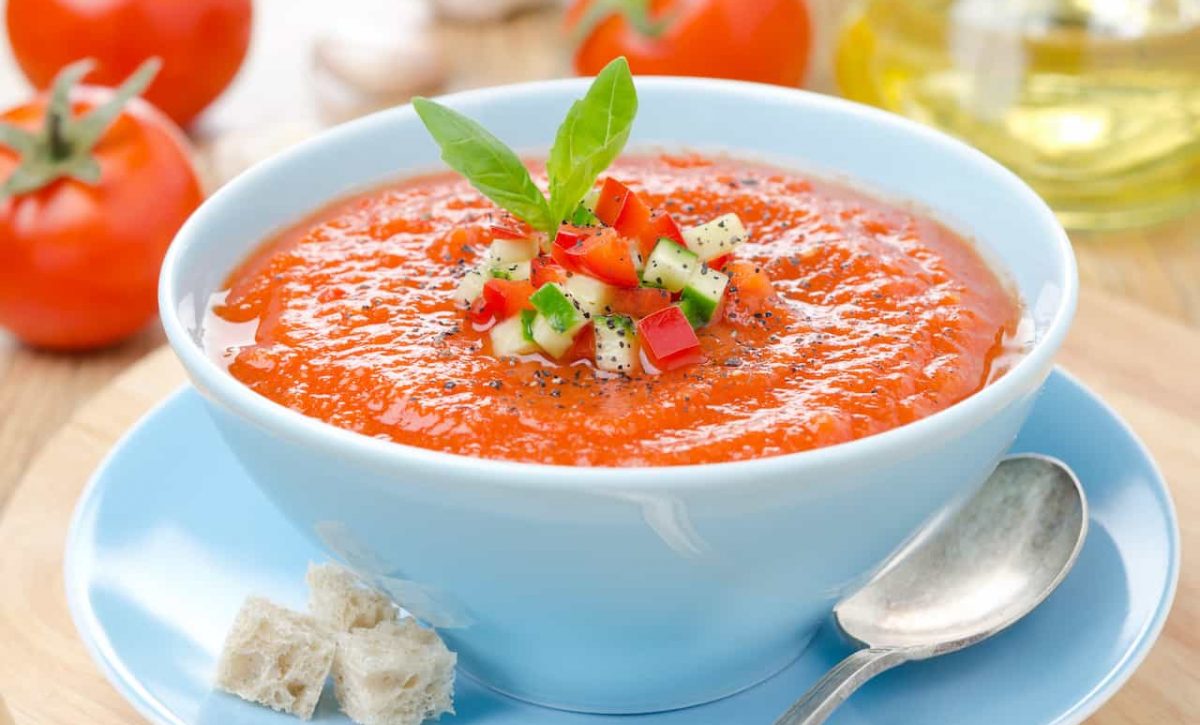 Gazpacho andaluz: ingredientes y técnicas para un plato fresco y saludable