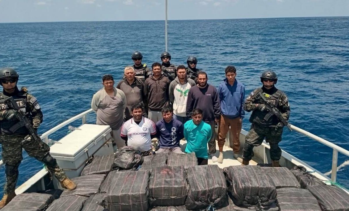 Ecuatorianos detenidos con droga en El Salvador