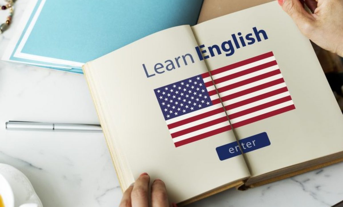 Gobierno lanza programa de 100 mil becas para aprendizaje de inglés