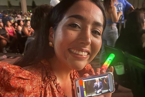 Desde Texas, Grace honra sus raíces ecuatorianas con estudios, trabajo y contenido digital