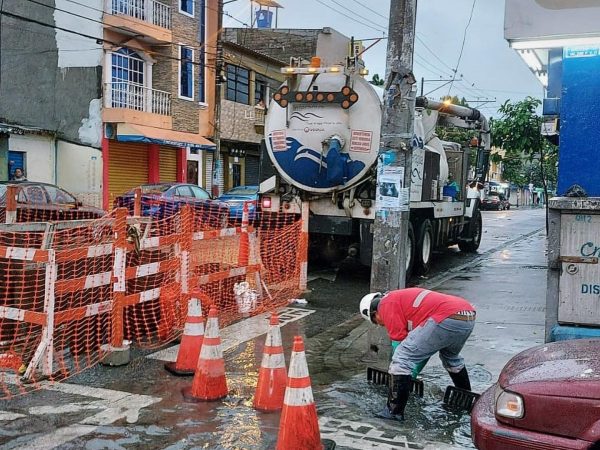 Las emergencias persisten y la ciudad lucha por recuperarse.