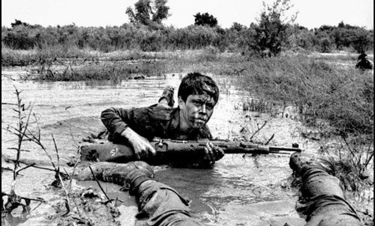 La guerra entre Irán e Irak finalizó el 20 de agosto de 1988. Ambos países acordaron retirar sus tropas y retornar a las fronteras establecidas en el Acuerdo de Argel de 1975.