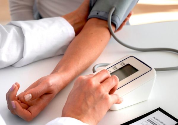 ¿Presión arterial alta? Descubre los alimentos que te ayudarán a controlarla de forma natural
