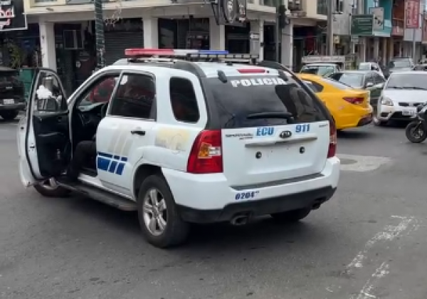 Retiró dinero del banco y lo balearon: así fue el asalto en pleno centro de Manta