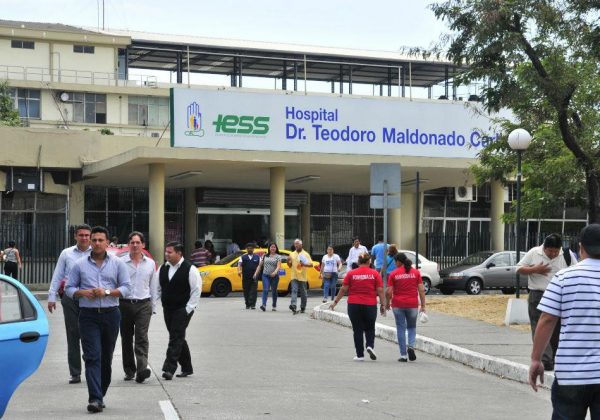 Los usuarios expresaron su frustración, ya que el corte de luz afectó únicamente a este hospital.