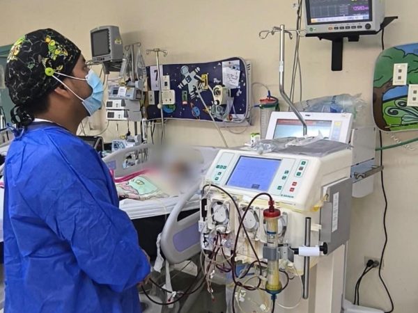 En Guayaquil se registra un notable incremento en las hospitalizaciones y admisiones en las Unidades de Cuidados Intensivos (UCI) de bebés y niños por enfermedades respiratorias.