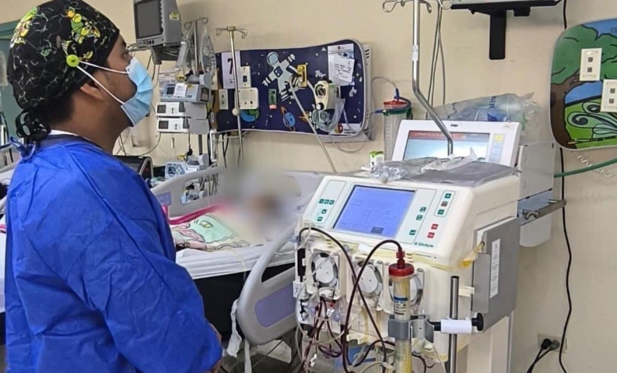 En Guayaquil se registra un notable incremento en las hospitalizaciones y admisiones en las Unidades de Cuidados Intensivos (UCI) de bebés y niños por enfermedades respiratorias.
