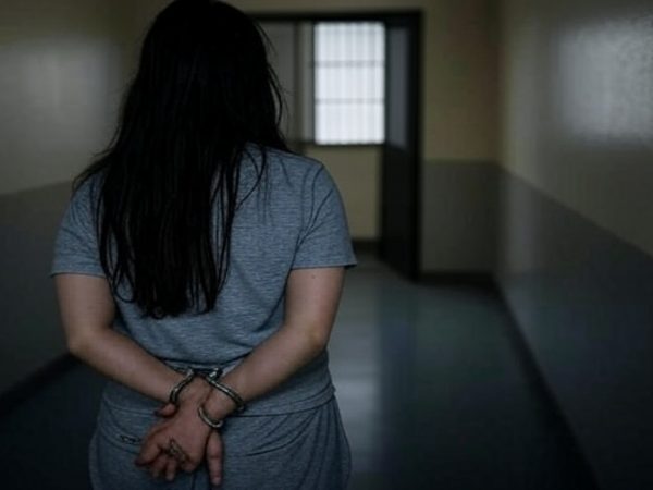 Mujer es sentenciada por el delito de tráfico de drogas.