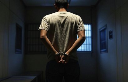 Un hombre fue detenido y es acusado del asesinato de un comerciante.