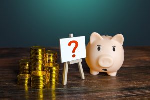 Guía para gestionar deudas y ahorrar al mismo tiempo sin sacrificar tus finanzas.