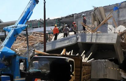 Indonesia: continúan las labores de rescate tras el derrumbe de una escuela que deja 64 muertos