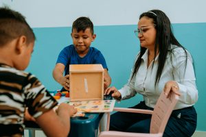 Municipio de Guayaquil transforma comunidades con nuevos centros sociales y artísticos.