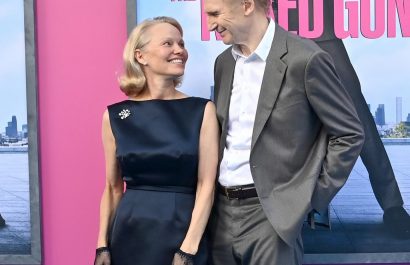 La actriz Pamela Anderson junto a Liam Neeson, en una de las promociones de la película The Naked Gun. FOTO: pamelaanderson (Instagram).
