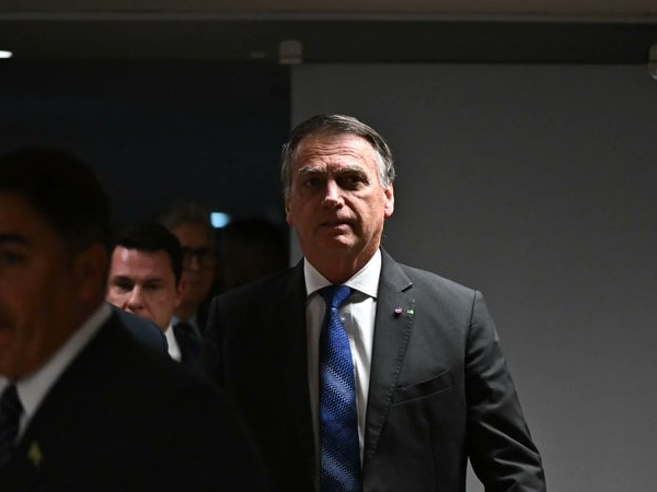 Espionaje, políticos y una app secreta: la trama que salpica a los Bolsonaro