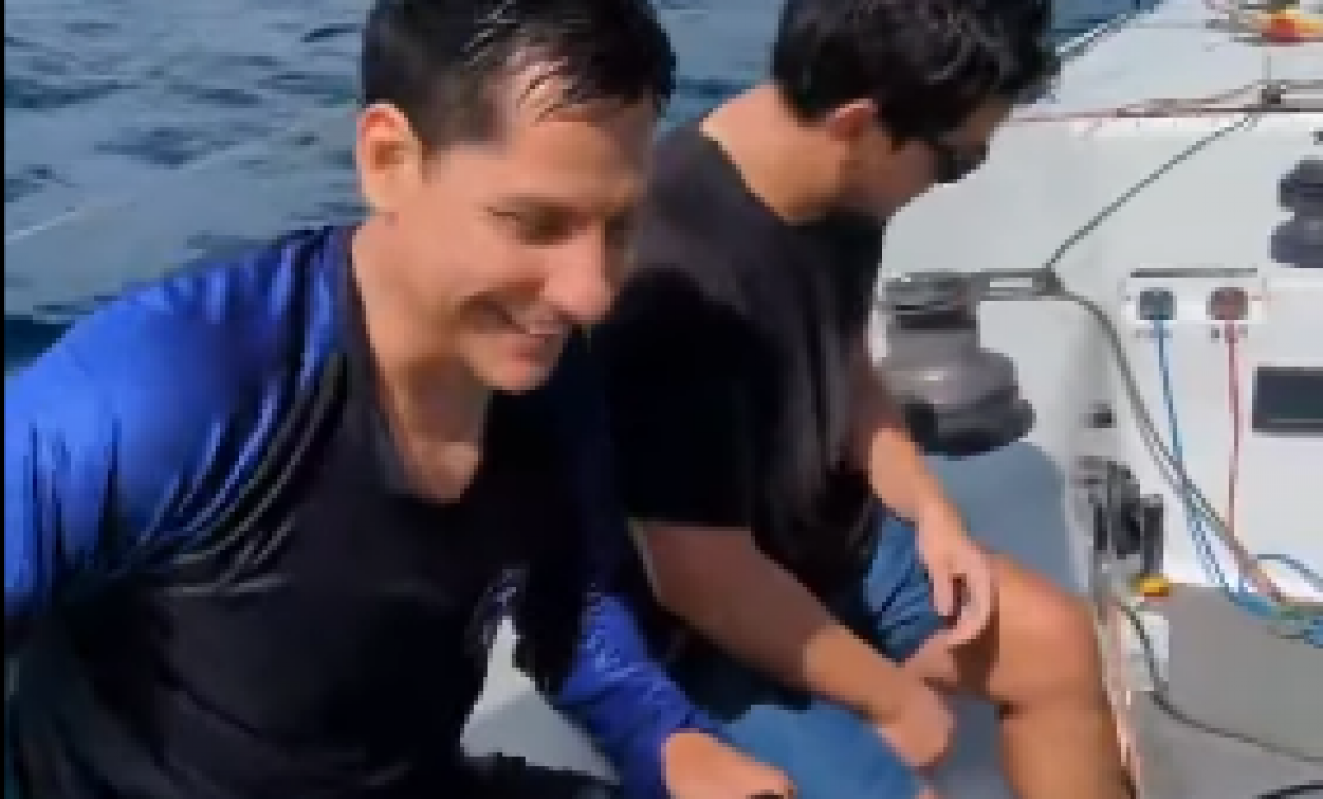 Jefferson Pérez es rescatado tras caída al mar por rotura de equipo de seguridad