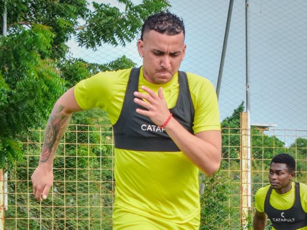 Jerry Parrales, ya entrena con Delfín SC