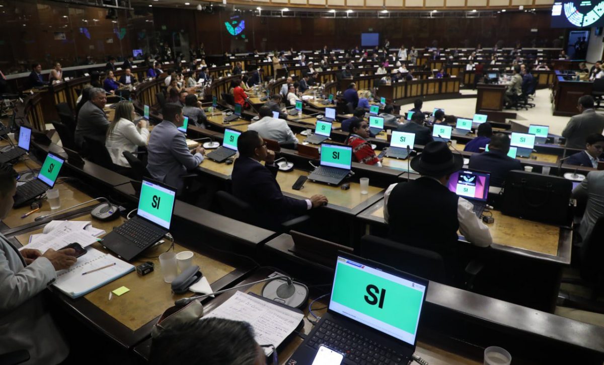 La moción para aprobar la terna fue presentada por el asambleísta Pablo Jurado, de Acción Democrática Nacional (ADN). FOTO: @AsambleaEcuador.
