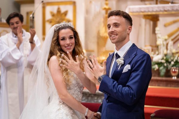 Diogo Jota junto a su esposa Rute Cardosoel el día de su boda.