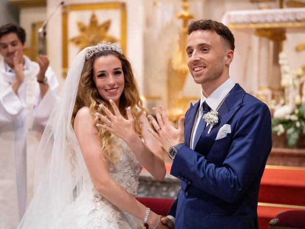 Diogo Jota junto a su esposa Rute Cardosoel el día de su boda.