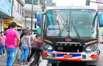Jueza analizará impacto de torniquetes en buses urbanos de Santo Domingo
