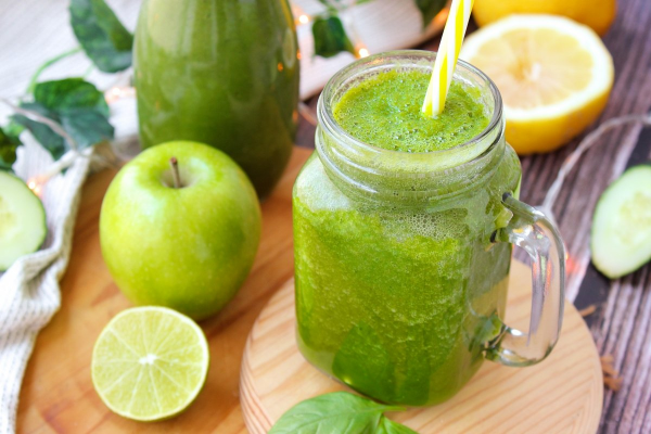 ¿Pueden los jugos verdes “limpiar” tu hígado? Esto dice la ciencia