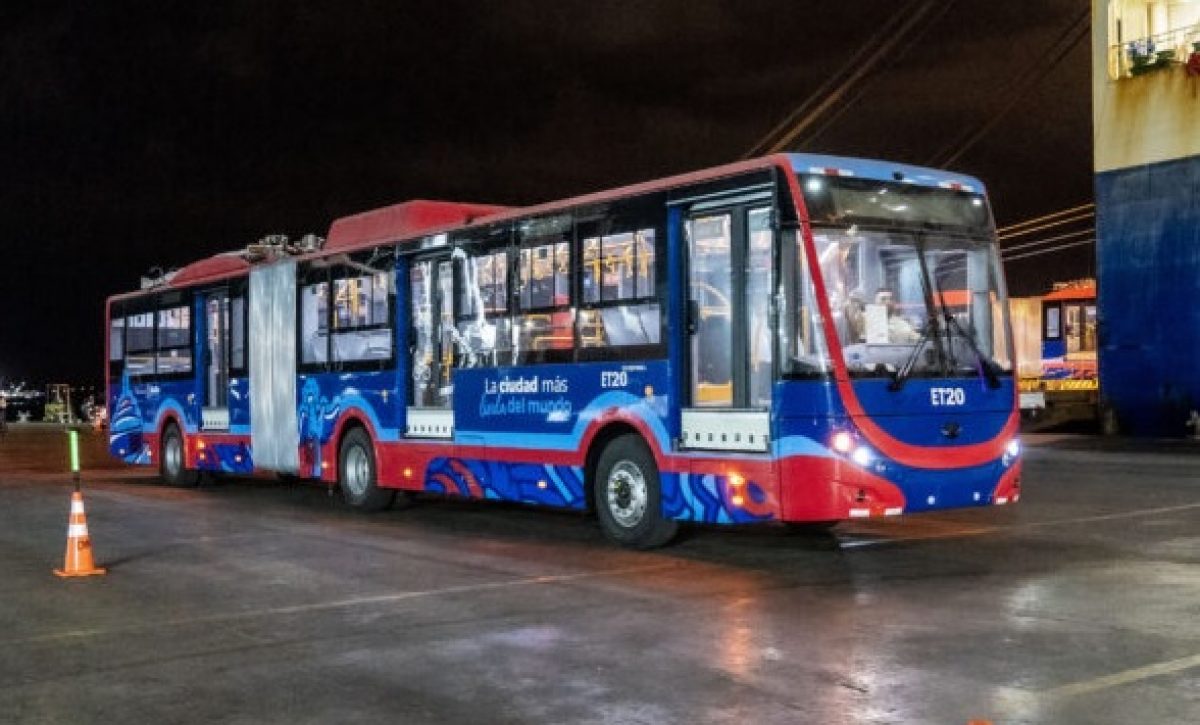 La Aduana del Ecuador confirmó que los 14 trolebuses eléctricos retenidos tenían la “salida autorizada”. Esto tras cumplir con los trámites de nacionalización.