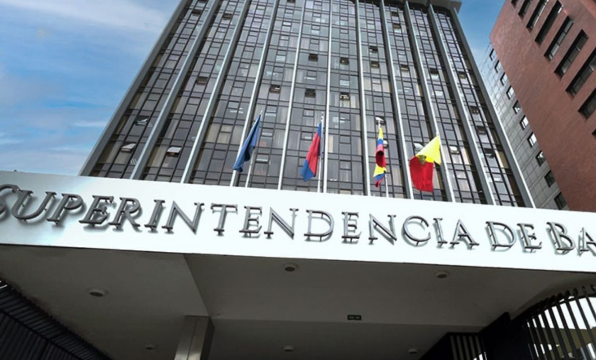 La Superintendencia de Bancos advierte sobre entidades no autorizadas para actividades financieras dentro del país.