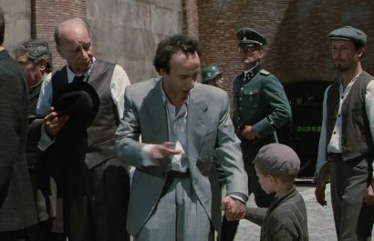 En Estados Unidos, la promoción de la película costó 15 millones de dólares, más del doble de los 6 millones que costó producirla. Muchos consideraban que combinar el Holocausto con humor era un riesgo comercial suicida.