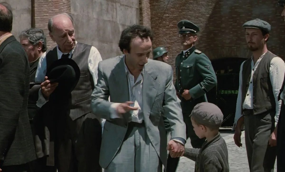 En Estados Unidos, la promoción de la película costó 15 millones de dólares, más del doble de los 6 millones que costó producirla. Muchos consideraban que combinar el Holocausto con humor era un riesgo comercial suicida.