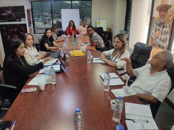 En la reunión participaron funcionarios del MAG, municipios y GAD Parroauiales.