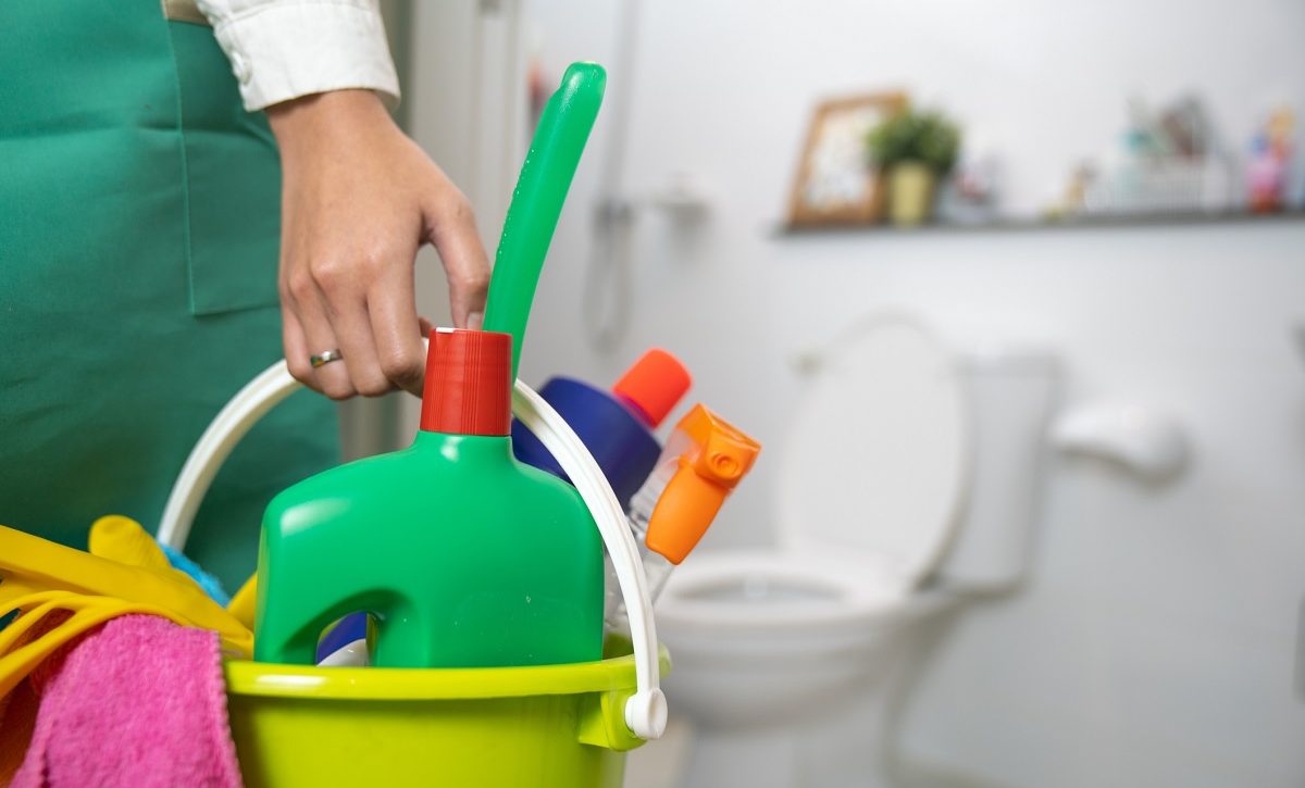Alerta doméstica: Productos que nunca deben mezclarse al limpiar el baño