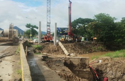 Llegan los primeros pilotes para la construcción del puente Lodana.