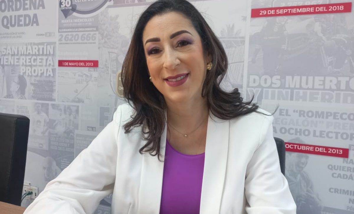 Vanesa Espinel, representante de BanEcuador, agencia Tarqui.
