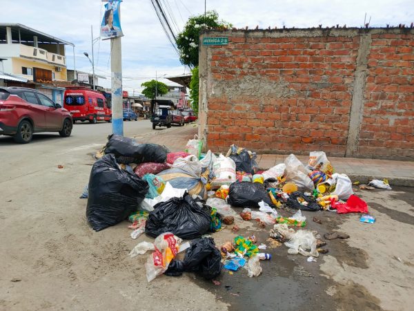 La contaminación e insalubridad es evidente en esta esquina del barrio San Antonio.