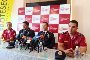 Benemérito Cuerpo de Bomberos de Manta organiza actividades por el Día Nacional del Bombero.