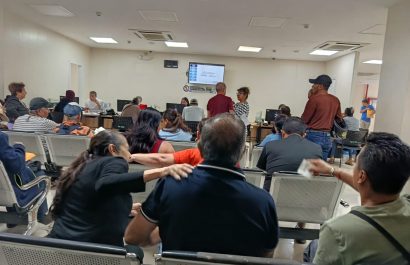 Cerca de 270 usuarios llegan cada día al área de servicio al cliente de Cnel.