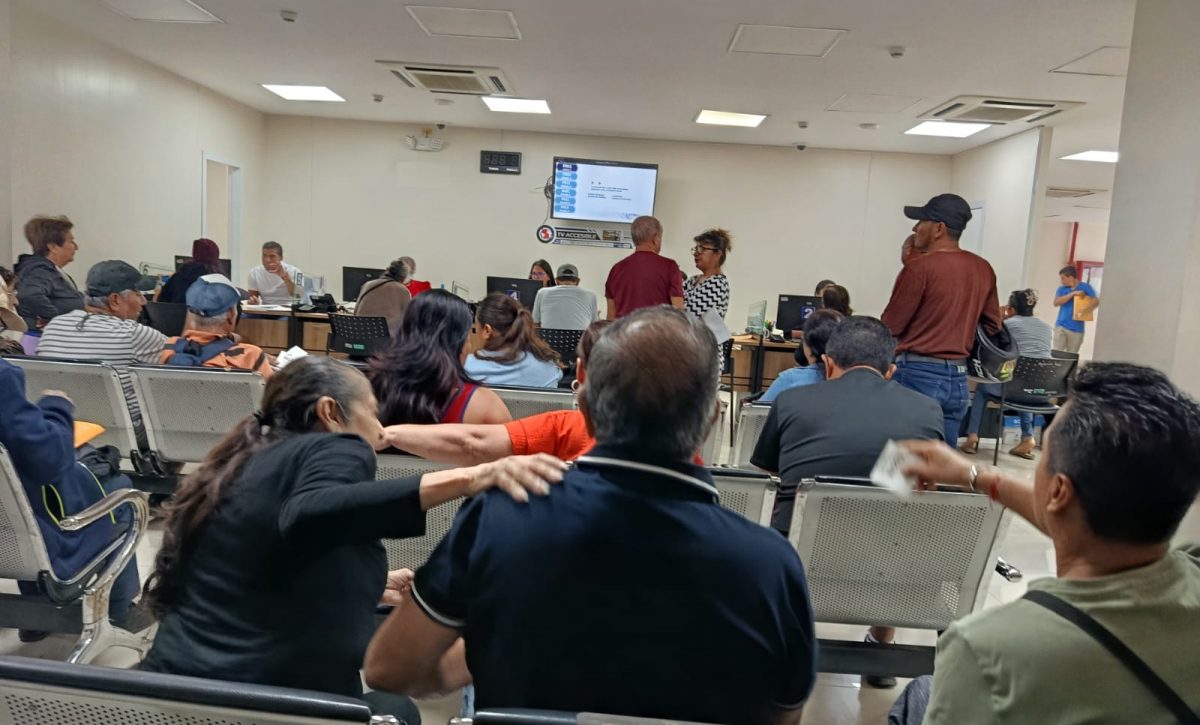 Cerca de 270 usuarios llegan cada día al área de servicio al cliente de Cnel.