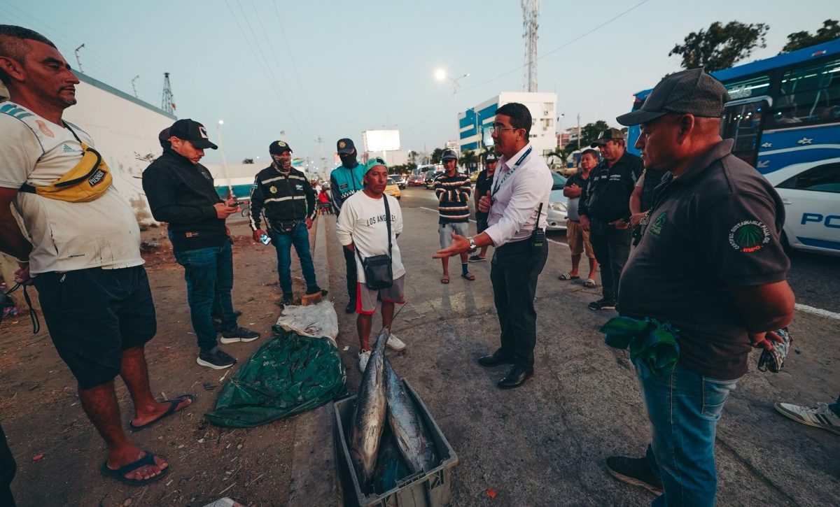 local 1 control de venta pescado en malecon