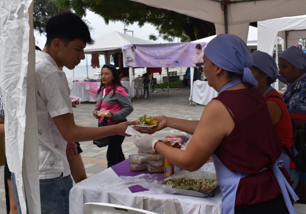 Mujeres sobrevivientes a la violencia de género brillarán en la sexta feria de Río Manta.