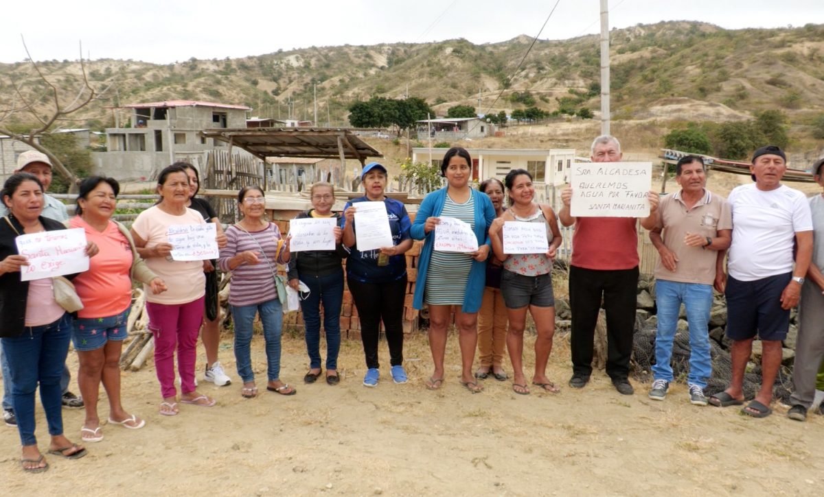 Los moradores de Santa Marianita, San Mateo y San Lorenzo, que enfrentan una crisis de agua potable, deberán seguir dependiendo de tanqueros mientras esperan la culminación de las plantas desaladoras.