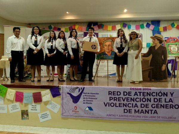 Los ganadores recibieron reconocimientos por su creatividad y compromiso.