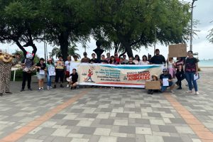Miembros del colectivo LOA de Manta luchan por la protección y derechos de los animales.
