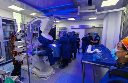 El centro está equipado con un angiógrafo Azurion 5 FD20 con inteligencia artificial, junto a sistemas para estudios electrofisiológicos de alta complejidad.