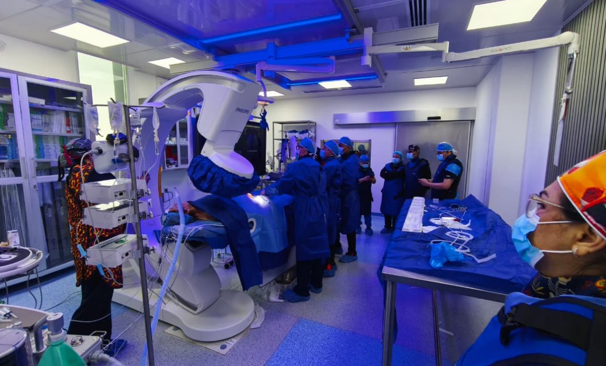El centro está equipado con un angiógrafo Azurion 5 FD20 con inteligencia artificial, junto a sistemas para estudios electrofisiológicos de alta complejidad.