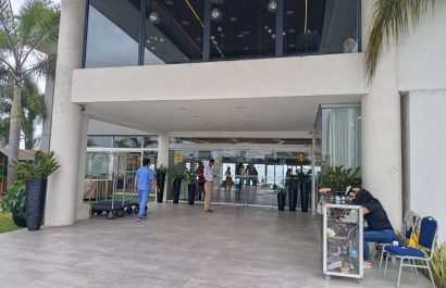 Con la renovación aún en ejecución, el hotel Mantahost pasará de categoría cuatro a cinco estrellas.