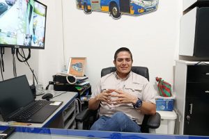 Daniel García, presidente de la Federación de Transporte Urbano de Manta (FETUM).