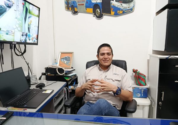 Daniel García, presidente de la Federación de Transporte Urbano de Manta (FETUM).